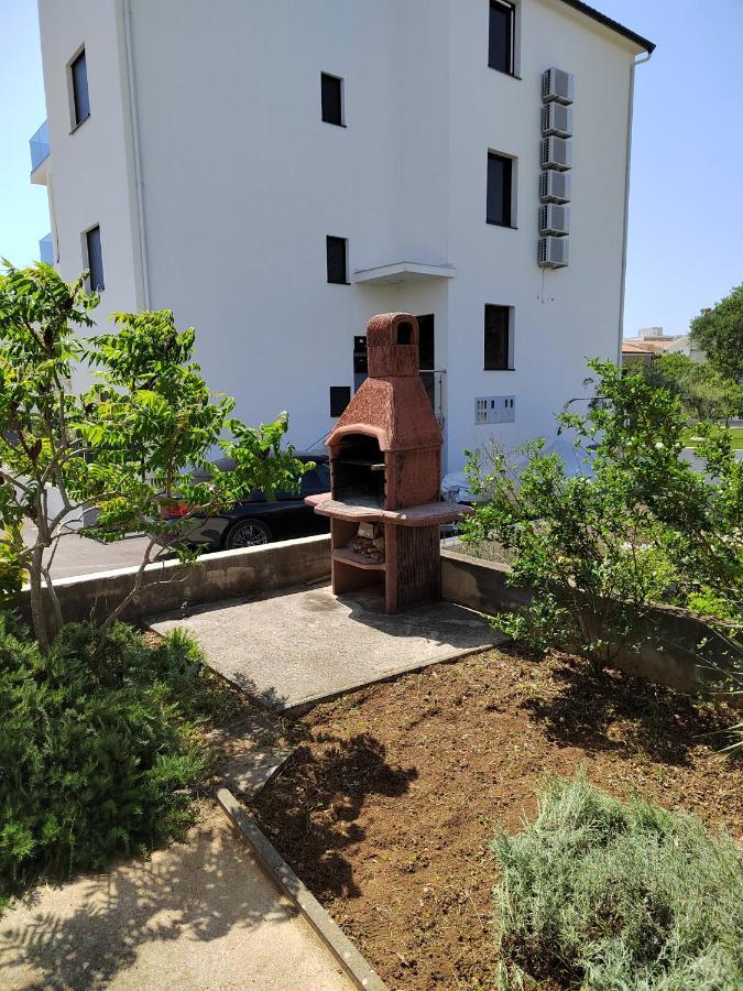 Appartement Apartman Karmen à Srima Extérieur photo