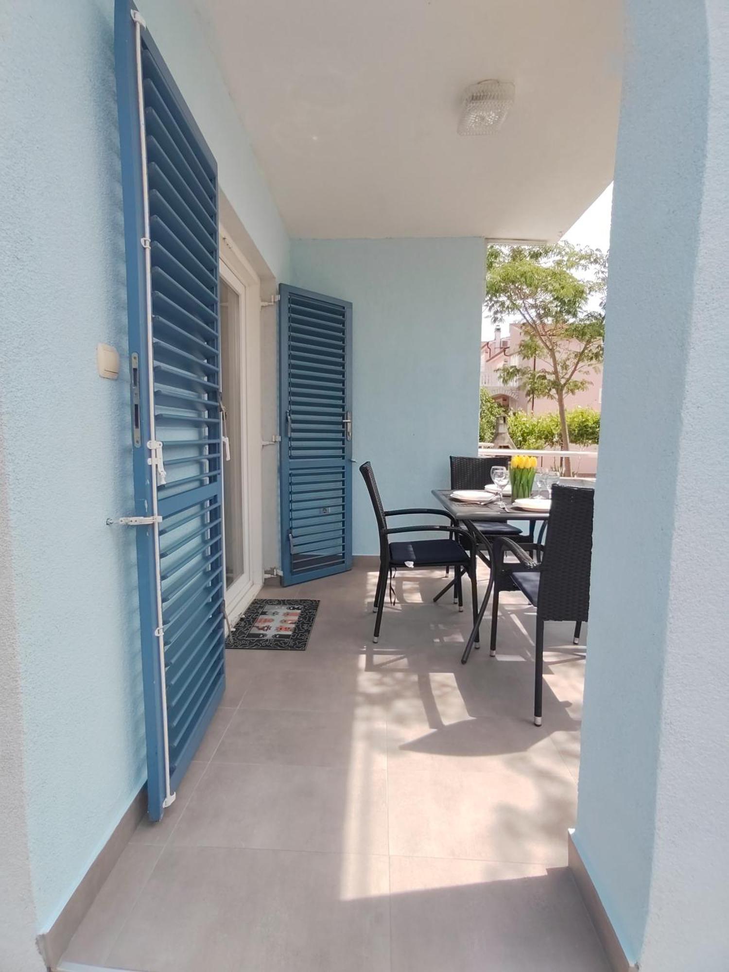 Appartement Apartman Karmen à Srima Extérieur photo